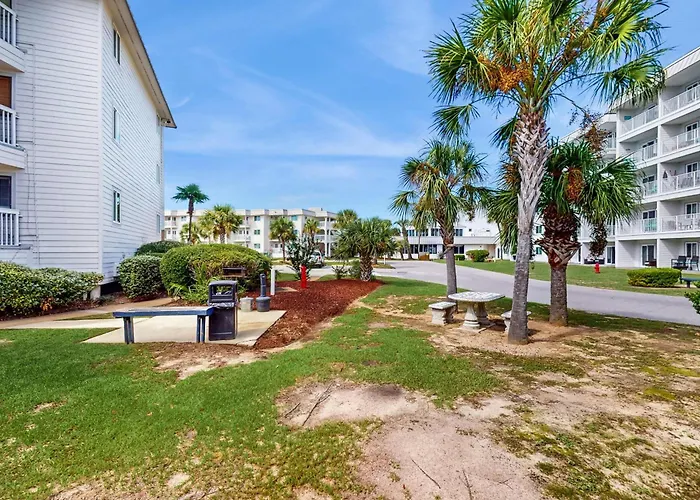Beachfront With 2 Pools Gulf Views Hot Tub & Cozy Balcony Holiday home