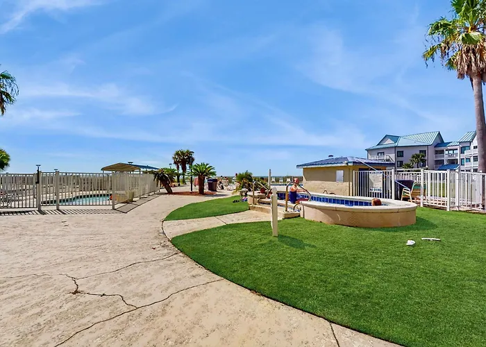 Holiday home Beachfront With 2 Pools Gulf Views Hot Tub & Cozy Balcony *